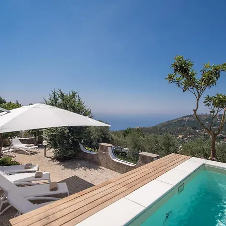 La Luce 5 Bedrooms In The Town Center * Massa Lubrense