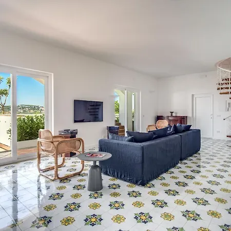 La Luce 5 Bedrooms In The Town Center Villa