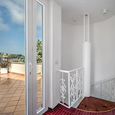 La Luce 5 Bedrooms In The Town Center Villa *