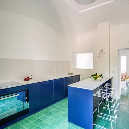 La Luce 5 Bedrooms In The Town Center Villa *