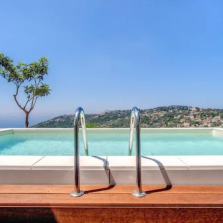 La Luce 5 Bedrooms In The Town Center Villa