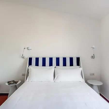 La Luce 5 Bedrooms In The Town Center Villa