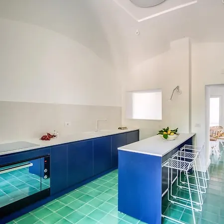 La Luce 5 Bedrooms In The Town Center Villa